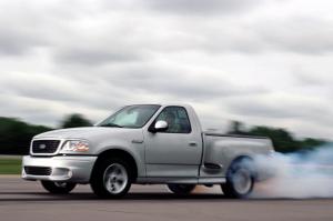 Ford F-150 SVT Lightning 2004 года